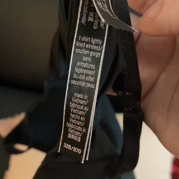 Victoria's Secret T-Shirt Size 32B Bra Black - Picture 3 of 7